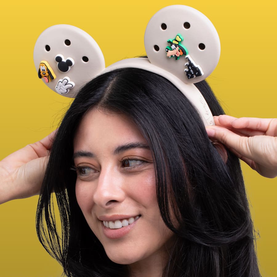 Crocs https://www.crocs.com/p/213736.html