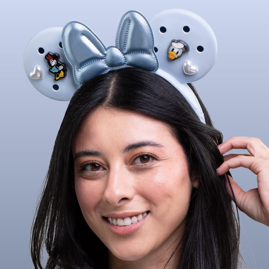 Crocs https://www.crocs.com/p/213745.html